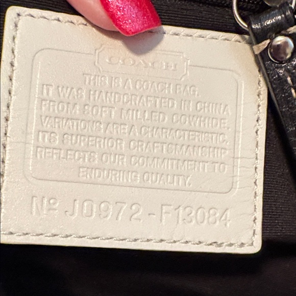Coach Black and Cream Shoulder Bag - Picture 11 of 14